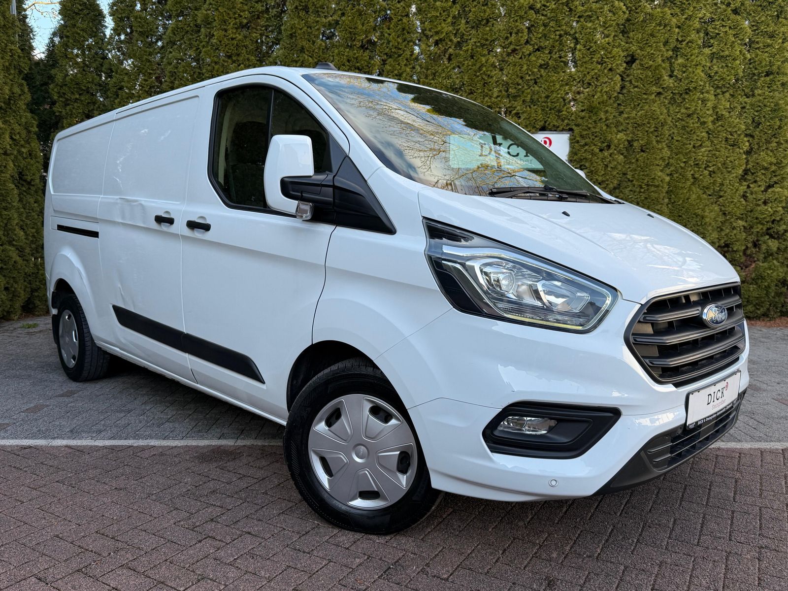 Fahrzeugabbildung Ford Transit Custom 300 L2 3Si+NAVI+SHZ+KAM+DAB+SYNC3