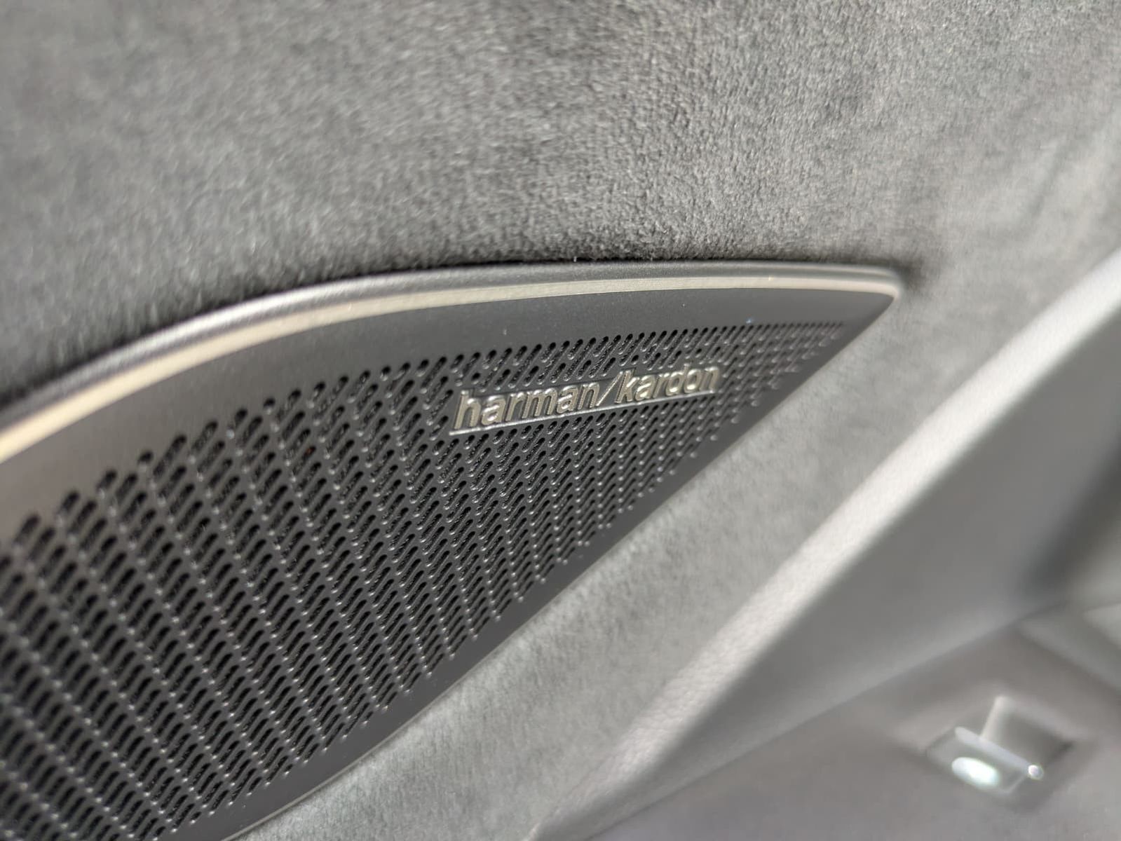 Fahrzeugabbildung Volkswagen Tayron 2.0 TDI 4M R-Line 7Si*MATRIX*AHK*PANO*HUD