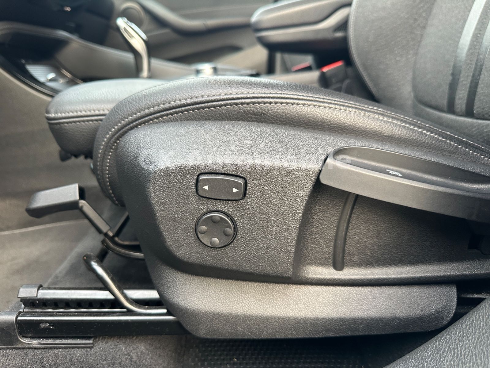 Fahrzeugabbildung BMW X1 sDrive 20d Sport-Line/Navi/LED/Tempomat/AHK