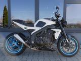 Triumph Speed Triple 1050 - 2006 - viele Extras - TRIUMPH 2006 SPEED TRIPLE 1050
