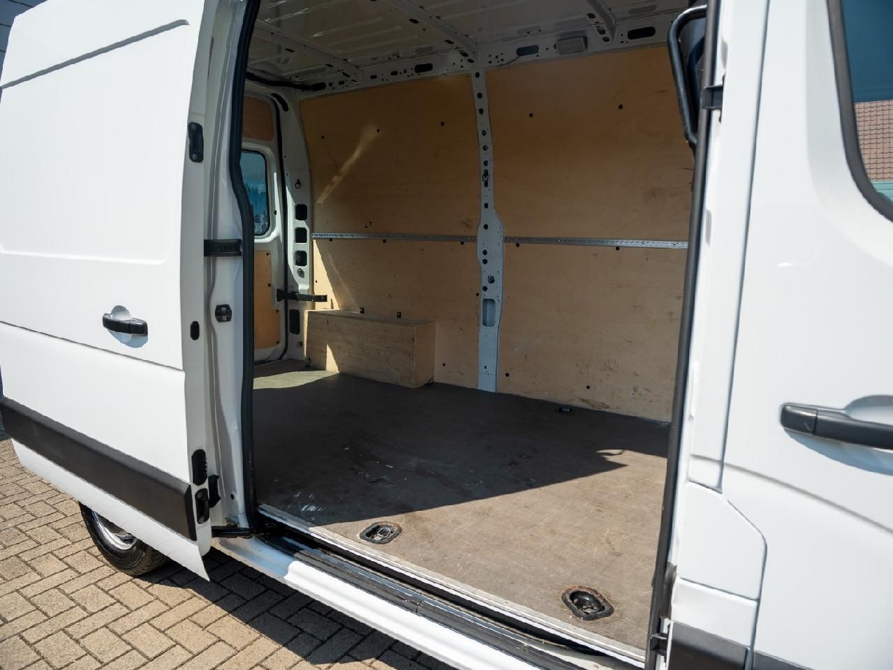 Fahrzeugabbildung Opel Movano B Kasten/Kombi HKa L2H2 3,5t