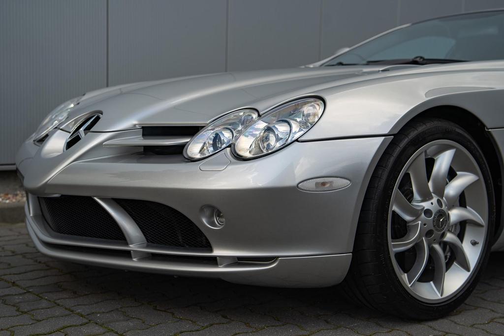 Mercedes-Benz SLR