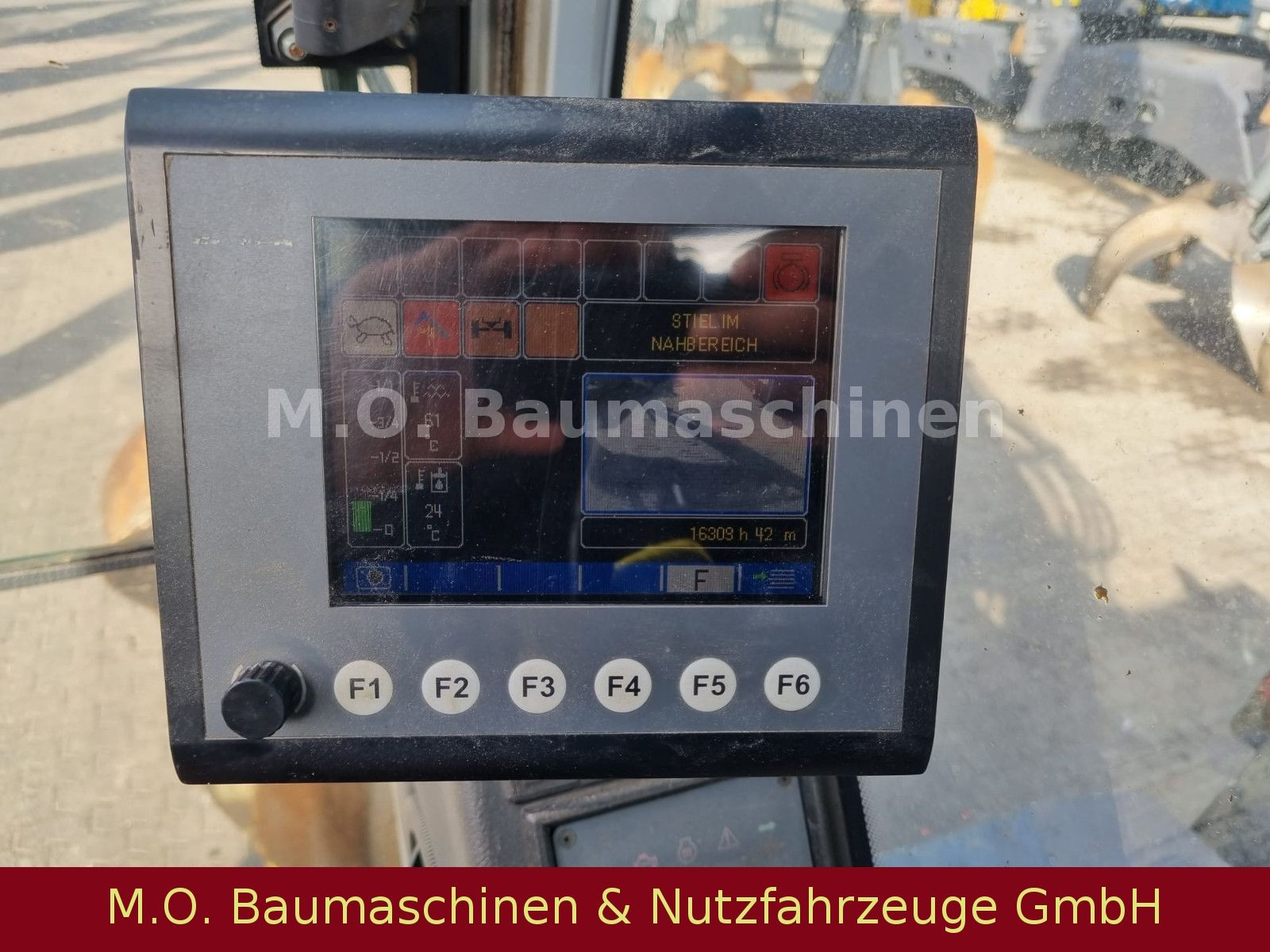 Fahrzeugabbildung Fuchs MHL 335 / ZSA /AC/ Hochfahr.Kabine/Magnetanlage