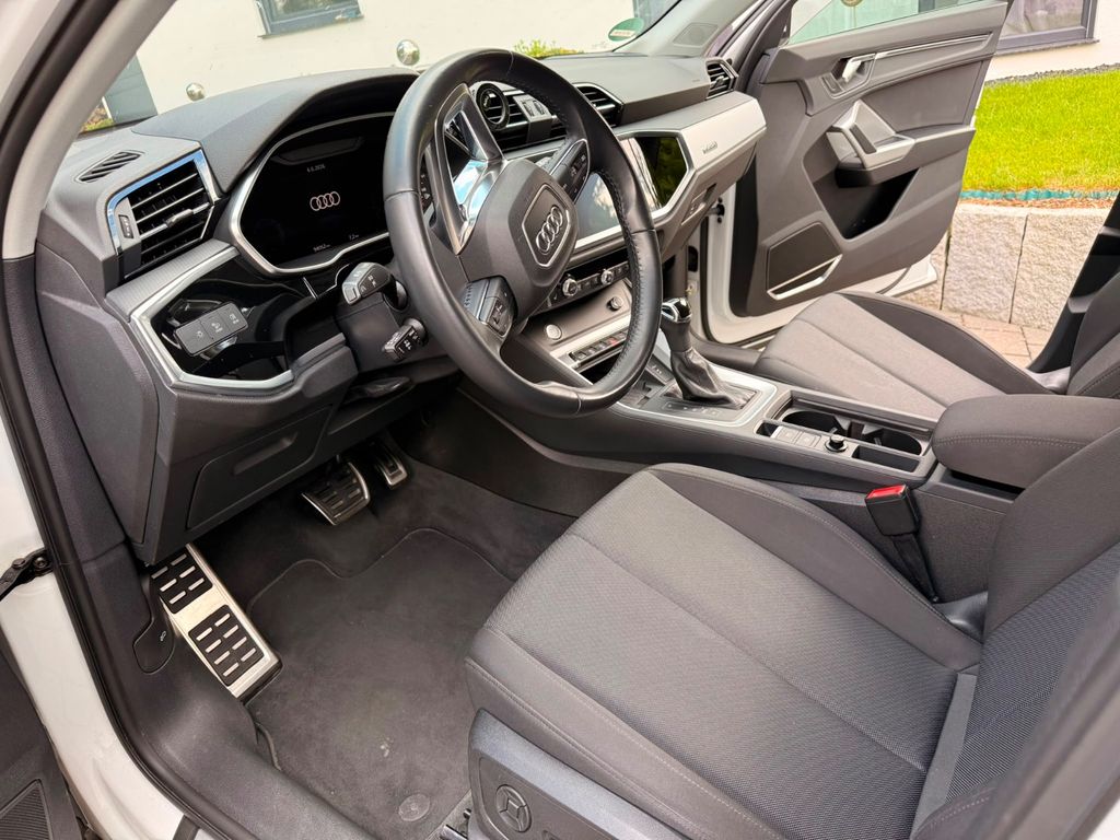 Image of Audi Q3
