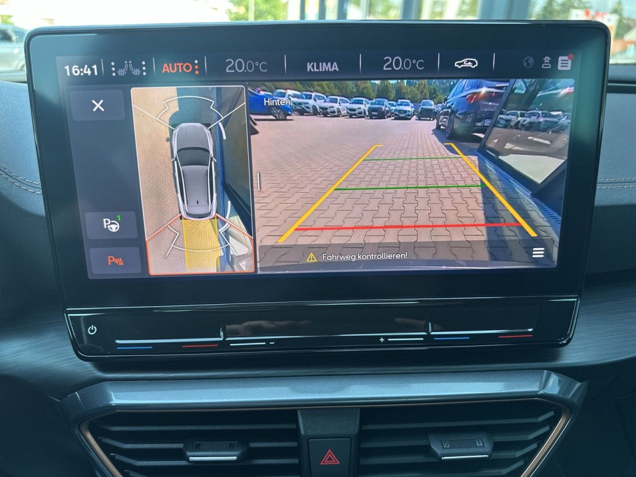 Fahrzeugabbildung CUPRA Formentor VZ 2.0TSI 4Drive 310PS DSG+*AHK*Beats* - mit KI generiert/bearbeitet