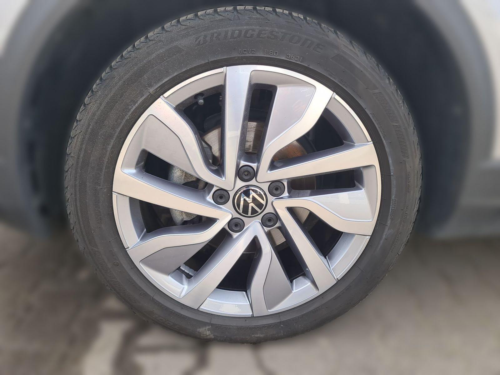 Volkswagen T-Roc 1.5 TSI DSG Style Navi AHK IQ.LIGHT  LED-M