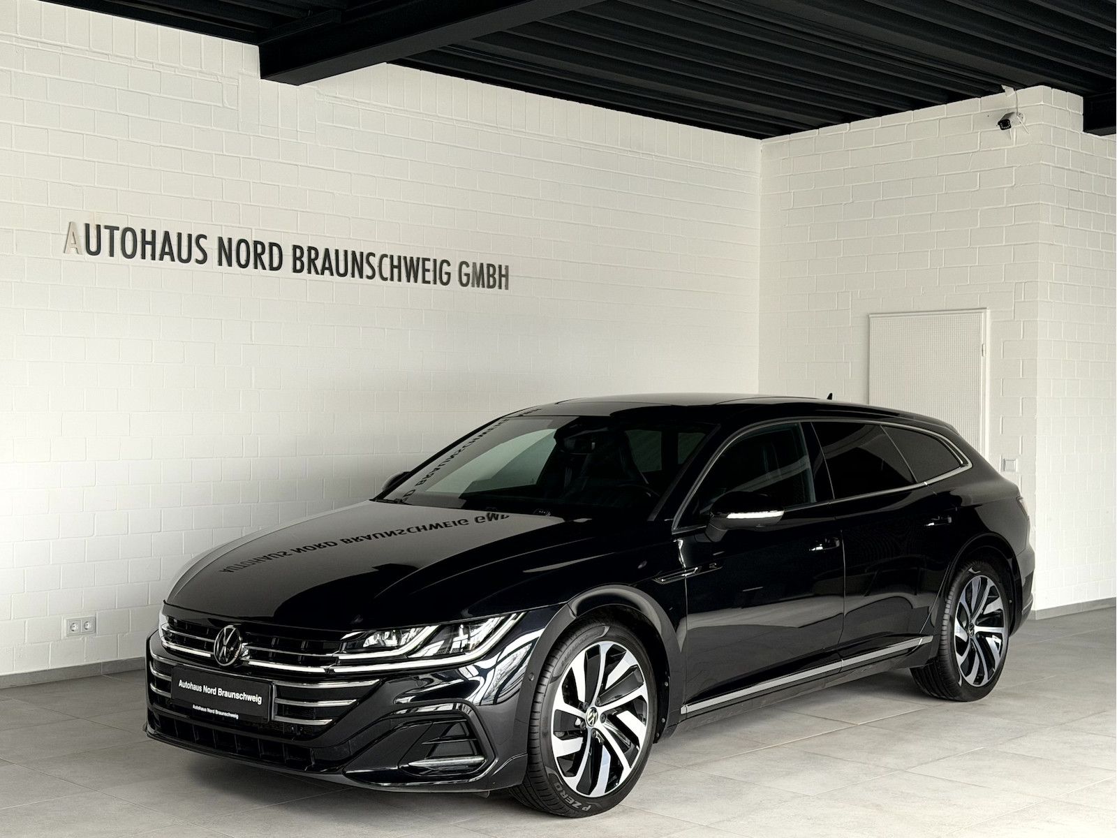 VW Arteon Shooting Brake 2.0TSI R Line*Pano*H&amp;K*AHK