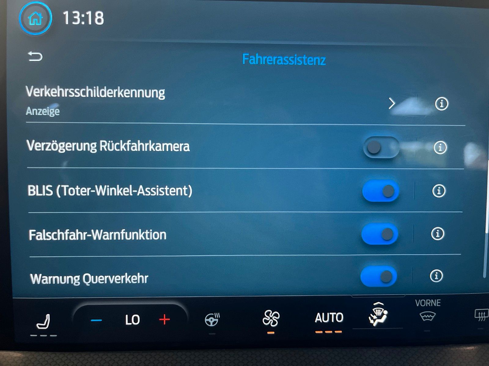 Fahrzeugabbildung Ford Focus Active X Turnier Automatik LED NAVI CAM