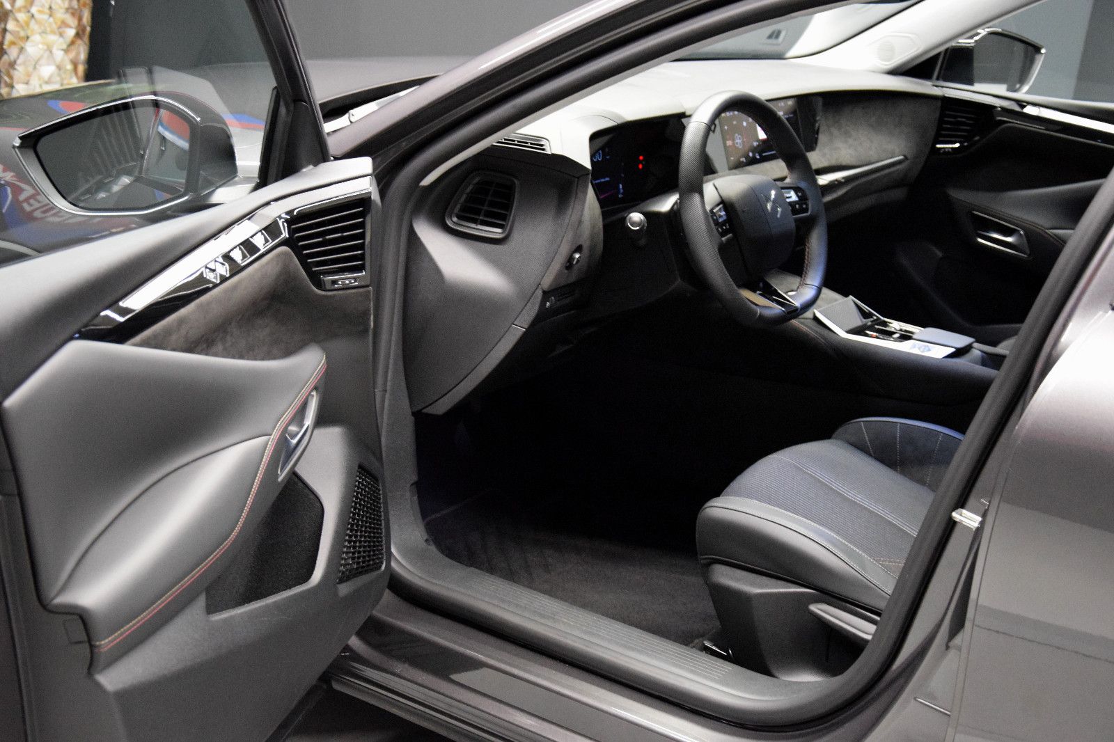 Fahrzeugabbildung DS Automobiles DS4 Performance Line Pano Sitzheizung