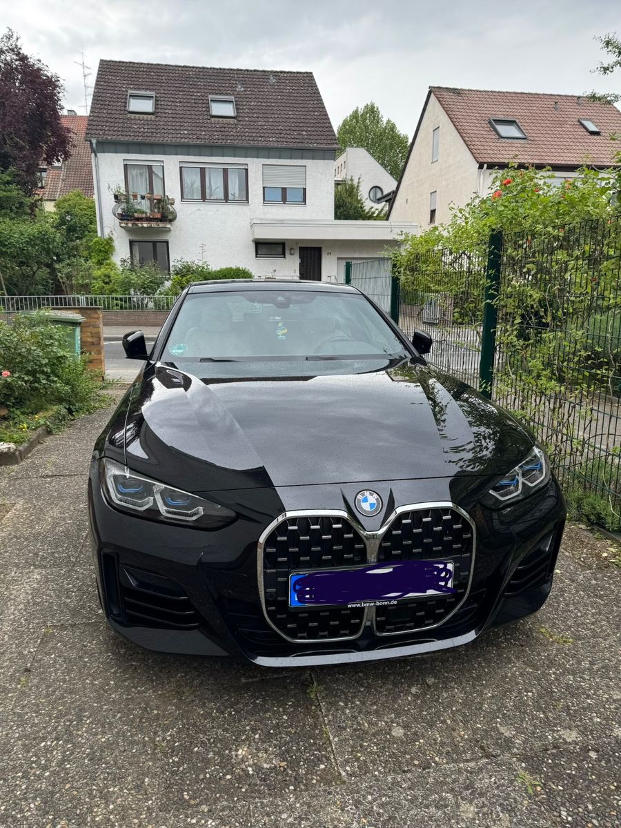 BMW Sehr geflegte BMW 420i M-Paket 