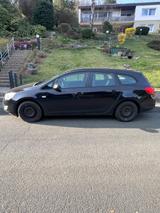 Opel Astra J Sports Tourer 1.6 Selection - Opel Astra aus 2010: Sports