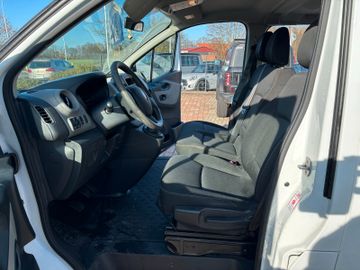 Renault Trafic - 11