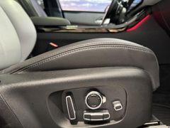Foto Nummer 16: LAND ROVER Range Rover Velar