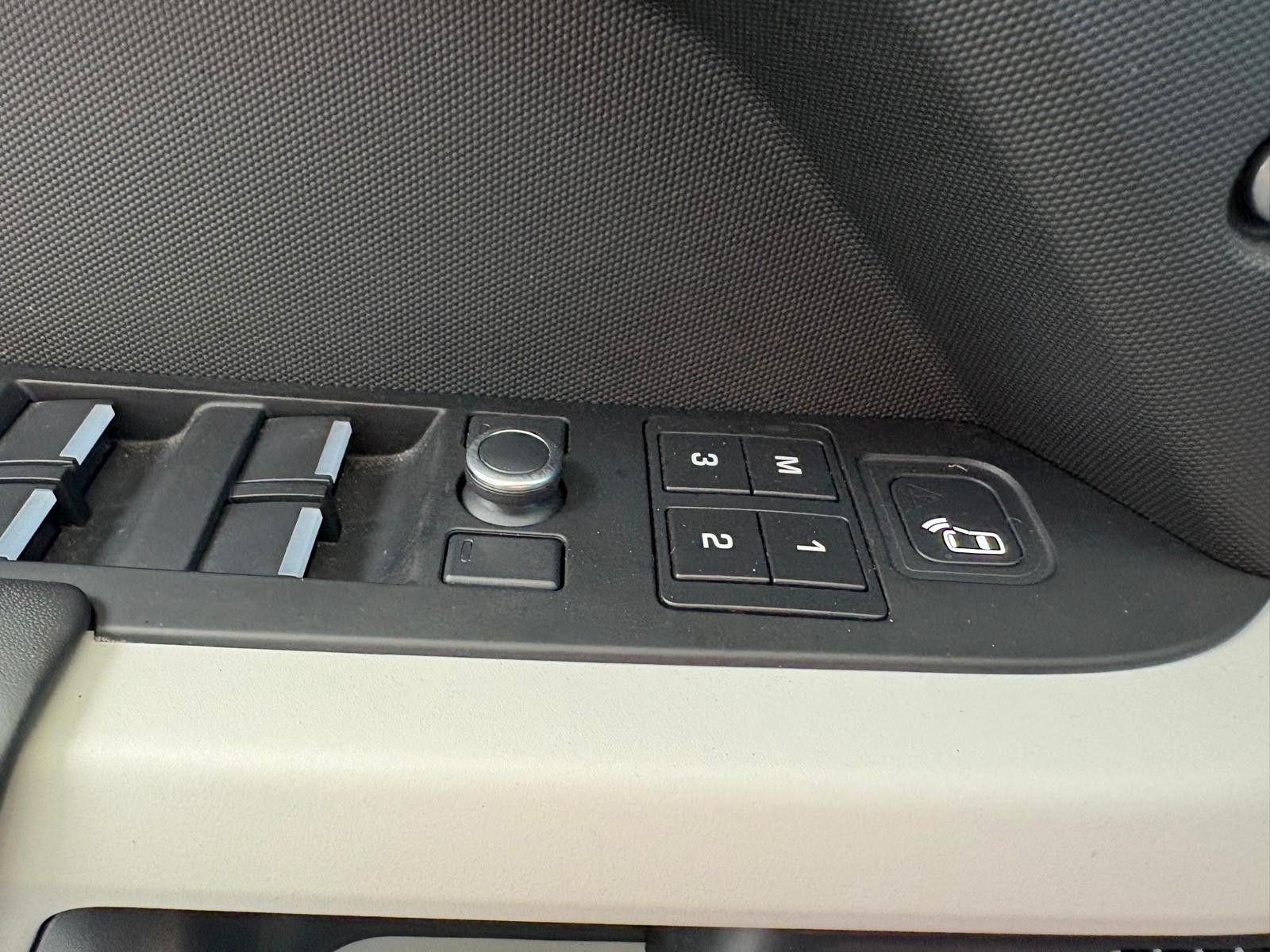 Fahrzeugabbildung Land Rover Defender 110 SE