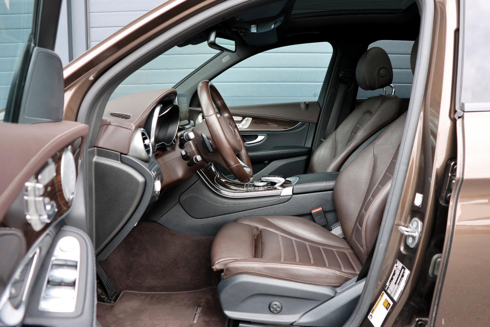 Mercedes-Benz GLC 300 4MATIC/ACC/Burmester/PANO/SHZ/TTW/KAMERA