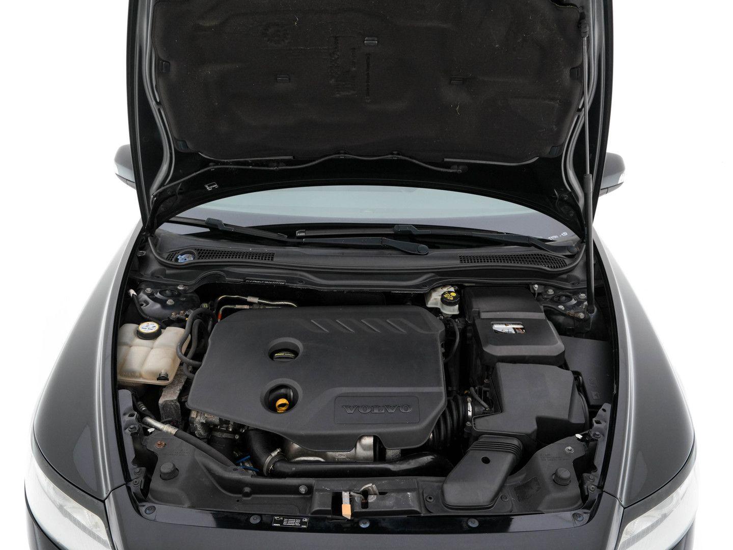 Volvo V50 2011 — photo 20