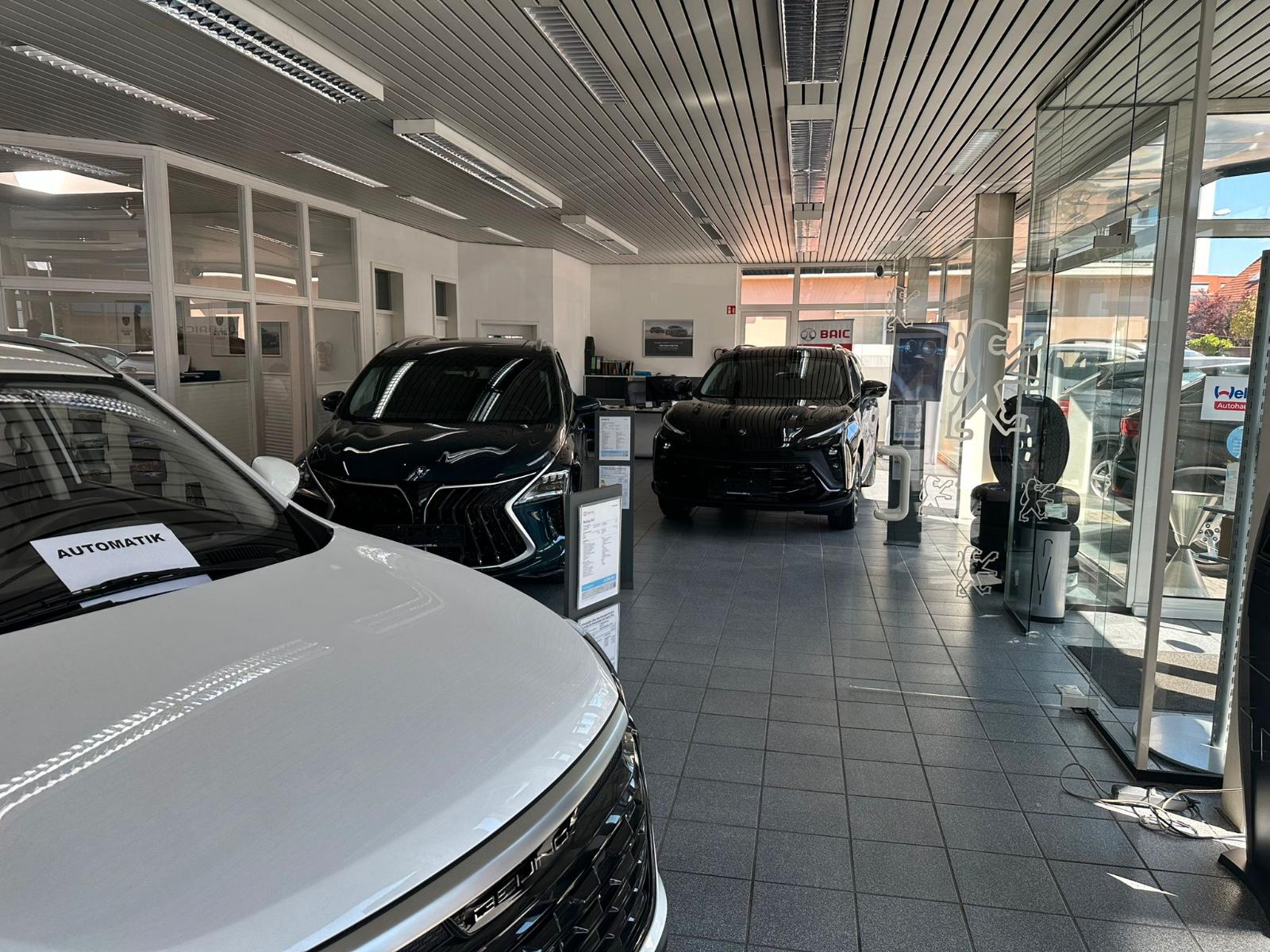 showroom-image-top