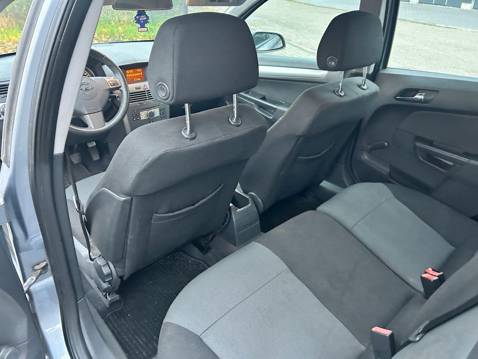Opel Astra 2006 — photo 10