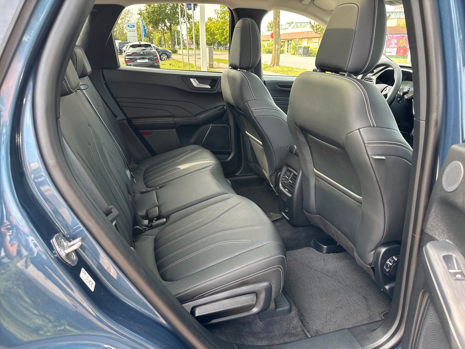 Fahrzeugabbildung Ford Kuga Plug-In Hybrid Vignale, PANORAMADACH