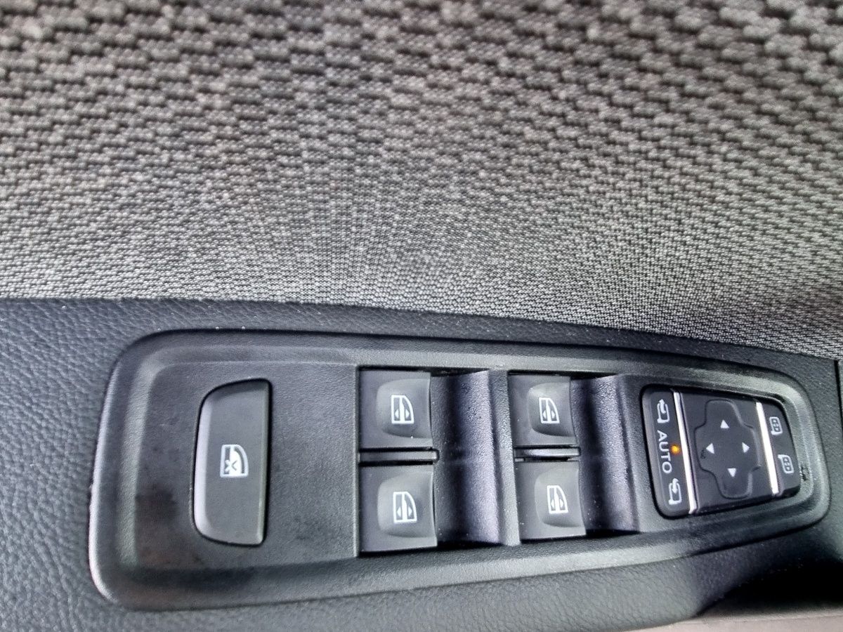 Fahrzeugabbildung Renault Kangoo PKW TECHNO TCe 130 EDC
