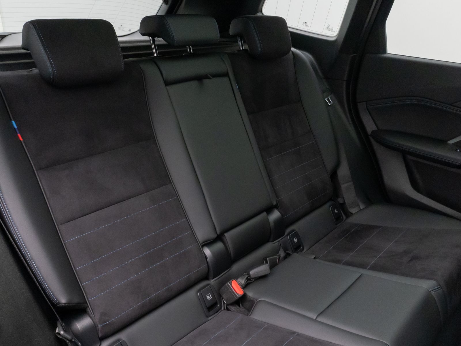 Fahrzeugabbildung BMW X1 xD25e M Sport Panorama Kamera H/K DAB Komfort