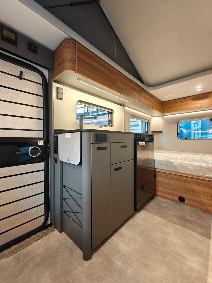 Fahrzeugabbildung HYMER / ERIBA / HYMERCAR Feeling 425 SD - MESSE-NEUHEIT 2026! -