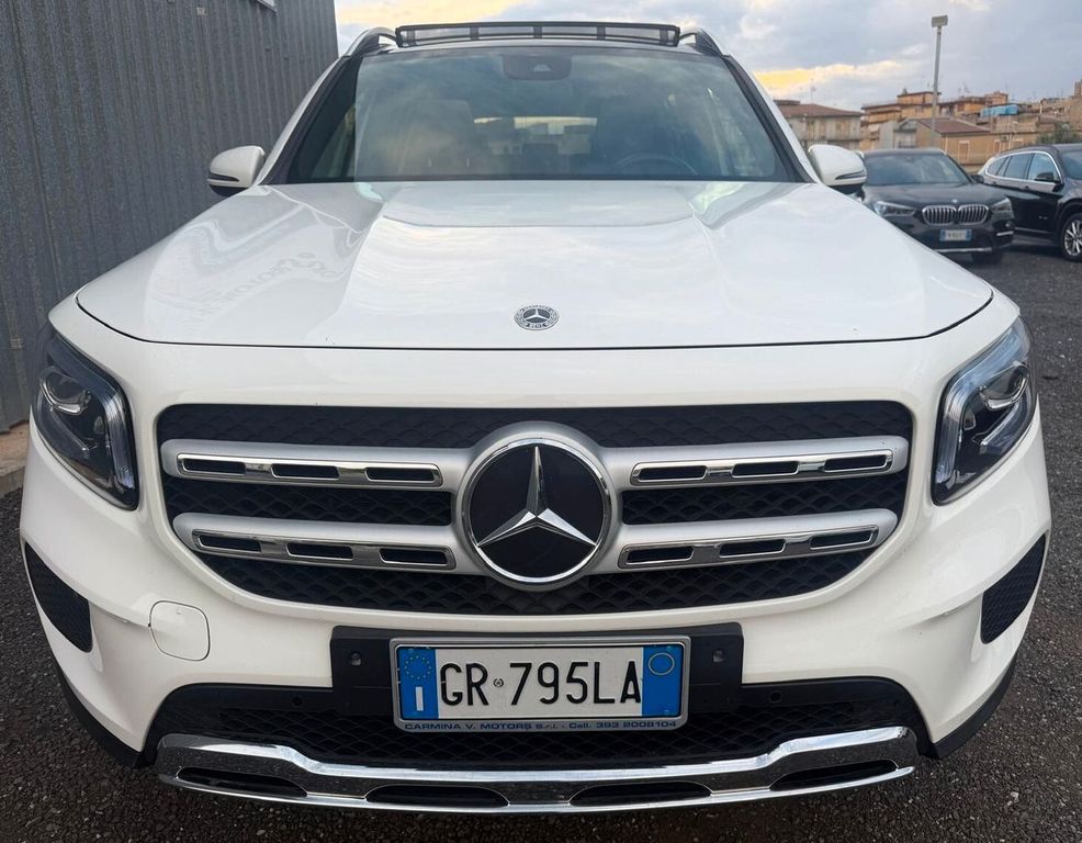 Image of Mercedes-Benz GLB 200