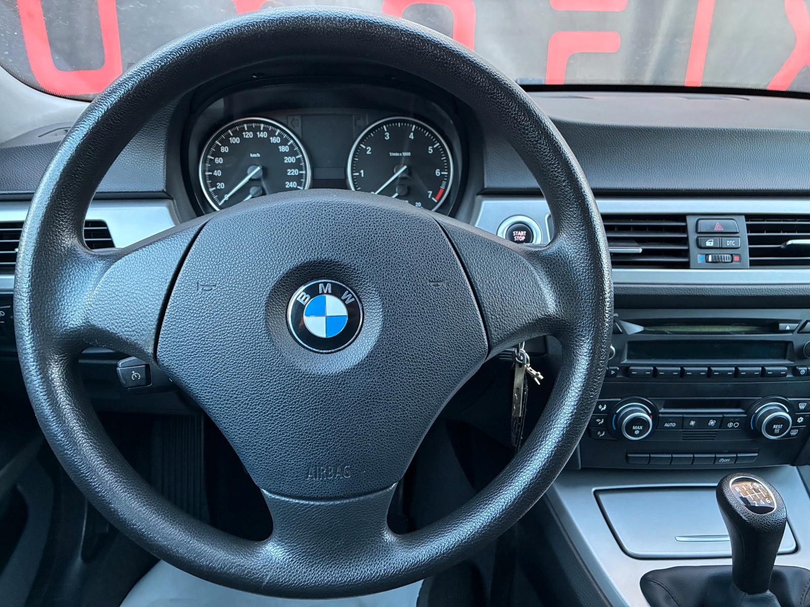 BMW 318 2008 — photo 17