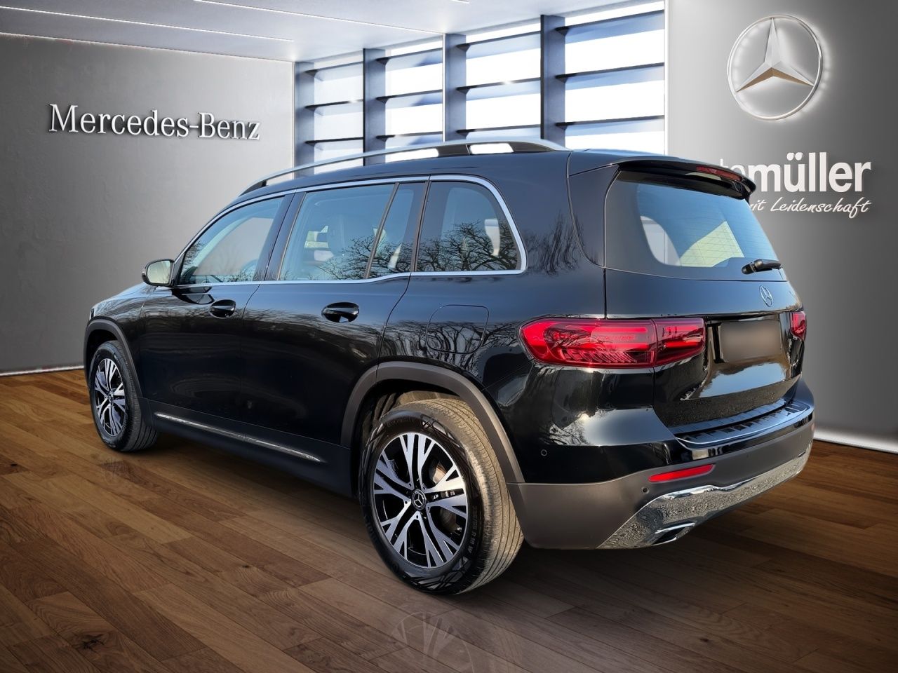 Fahrzeugabbildung Mercedes-Benz GLB 220 4M OFFROAD+AHK+KAMERA+EASYP+LENKRADHEIZ