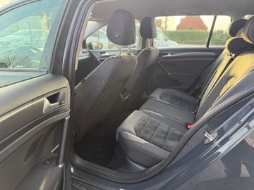 Volkswagen Golf - 12