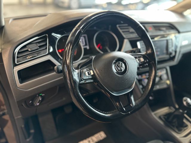 Volkswagen Touran*7-Sitzer*MASSAGE*ACC*AHK*NAV*STHZ*