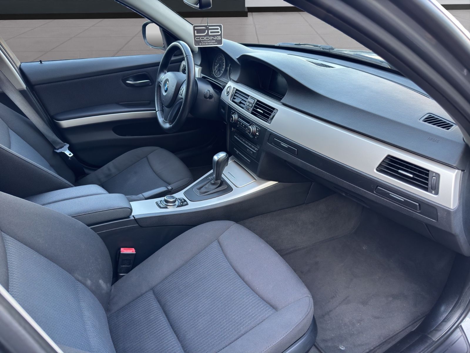 Fahrzeugabbildung BMW 320 3 Touring 320 d