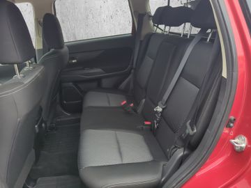 Mitsubishi OUTLANDER 2.2 DI-D 4WD KameraSitzheizung