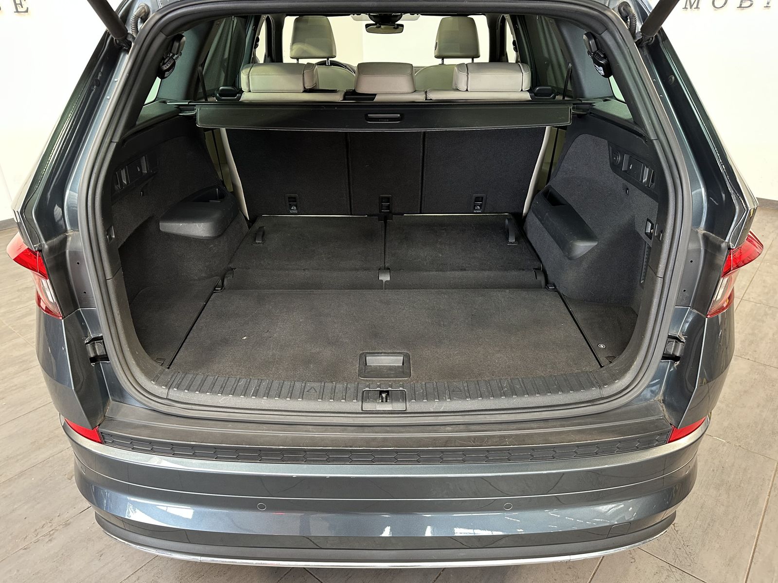 Fahrzeugabbildung SKODA Kodiaq 2.0 TDI DSG L&K 7-Sitzer NAV+LED+AHK+PANO