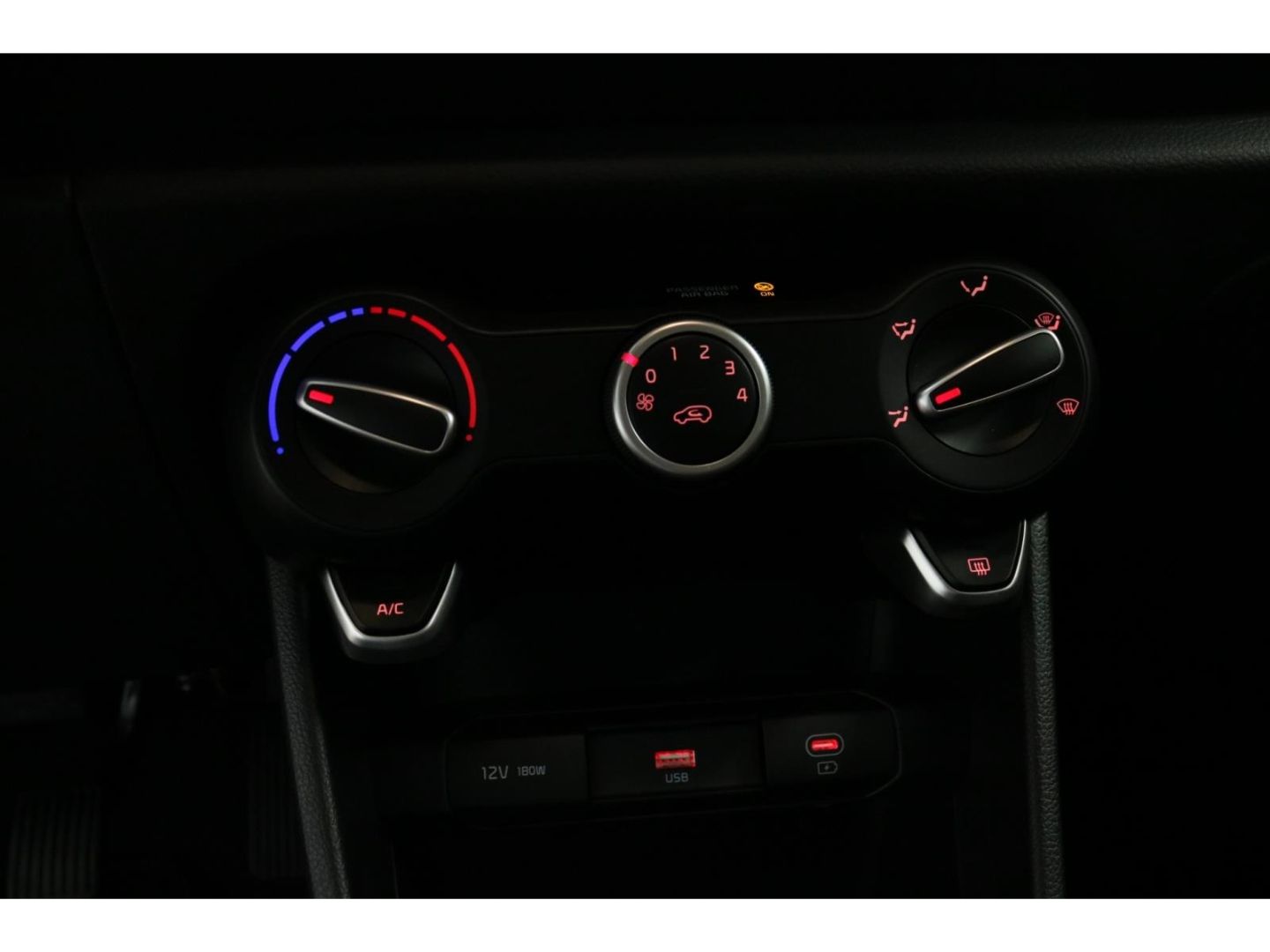 Fahrzeugabbildung Kia Picanto Core Klima Navi Kamera PDC Tempomat