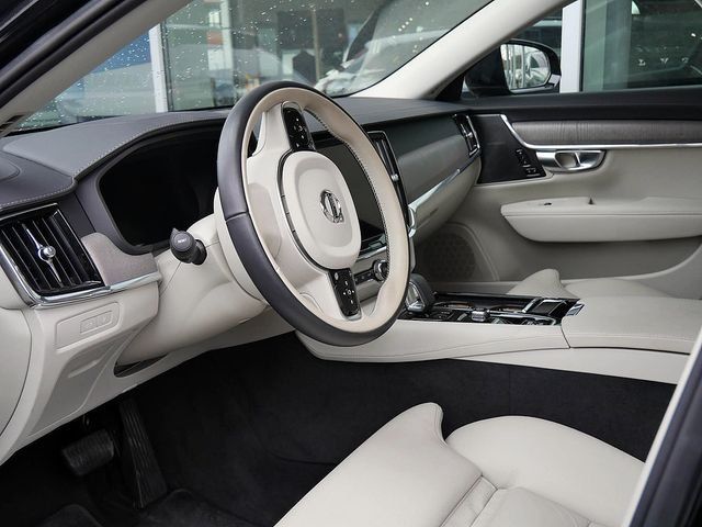Volvo V90 Kombi 2.0 Plus Dark Recharge Plug-In Hybrid  foto 14