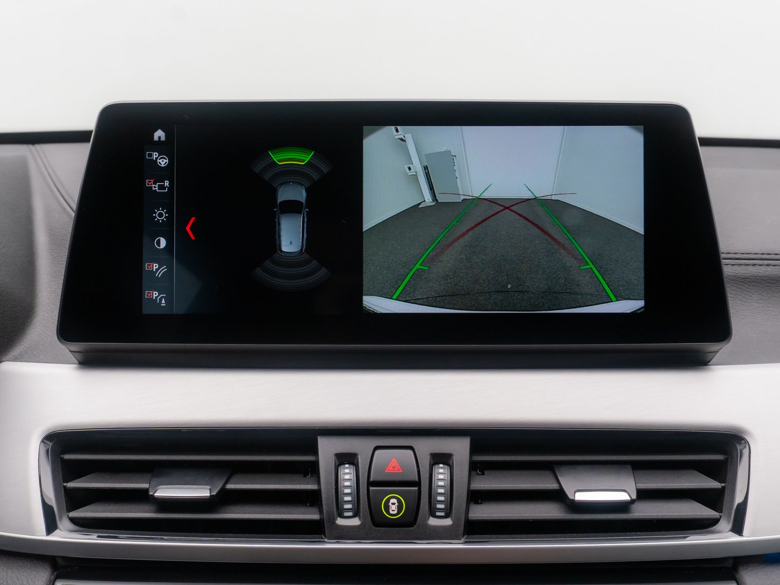 Fahrzeugabbildung BMW X1 xD25e Sport Line Kamera HUD DAB Leder 18Zoll