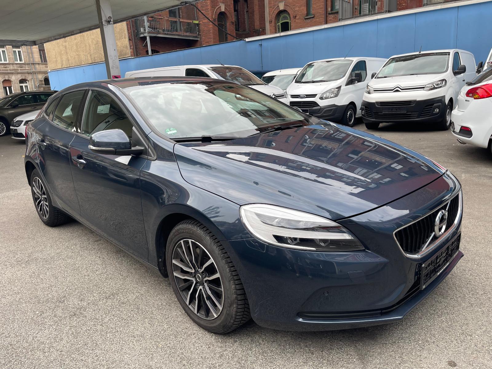 Volvo V40 T2 Momentum LED NAVI PDC