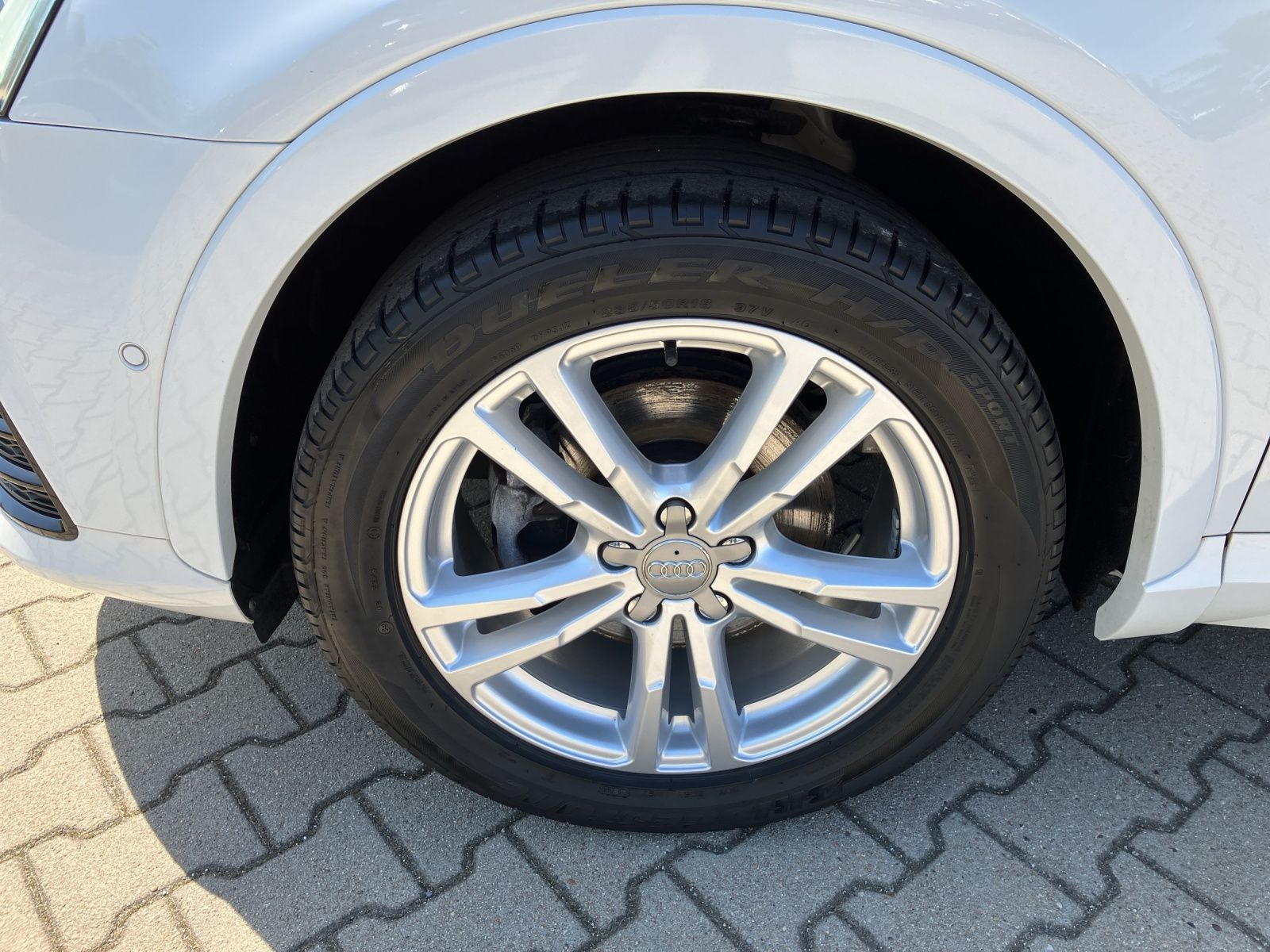 Fahrzeugabbildung Audi Q3 sport quattro S-Line LED Nappa