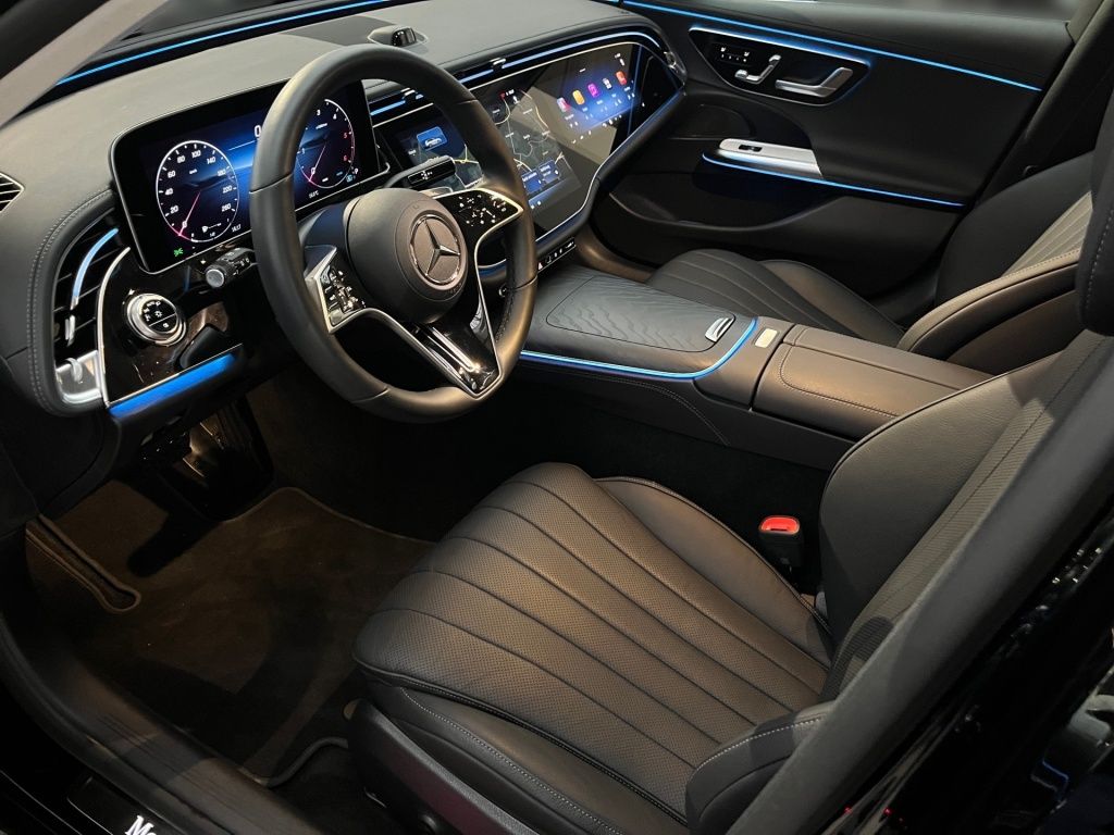 Fahrzeugabbildung Mercedes-Benz E 450 dT 4M AHK Pano Sitzklima Superscreen 360°