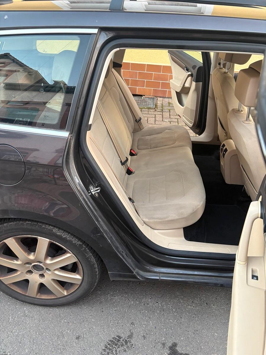 Volkswagen Passat 2010 — photo 11