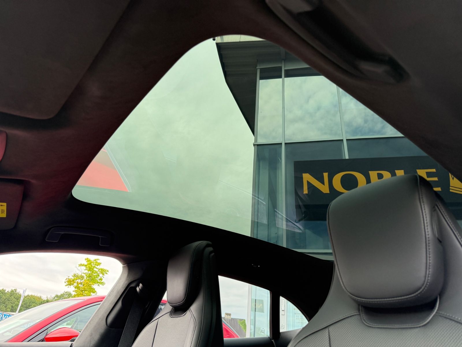 Fahrzeugabbildung Porsche Taycan Sport Turismo GTS PANO 360° CHRONO HUD