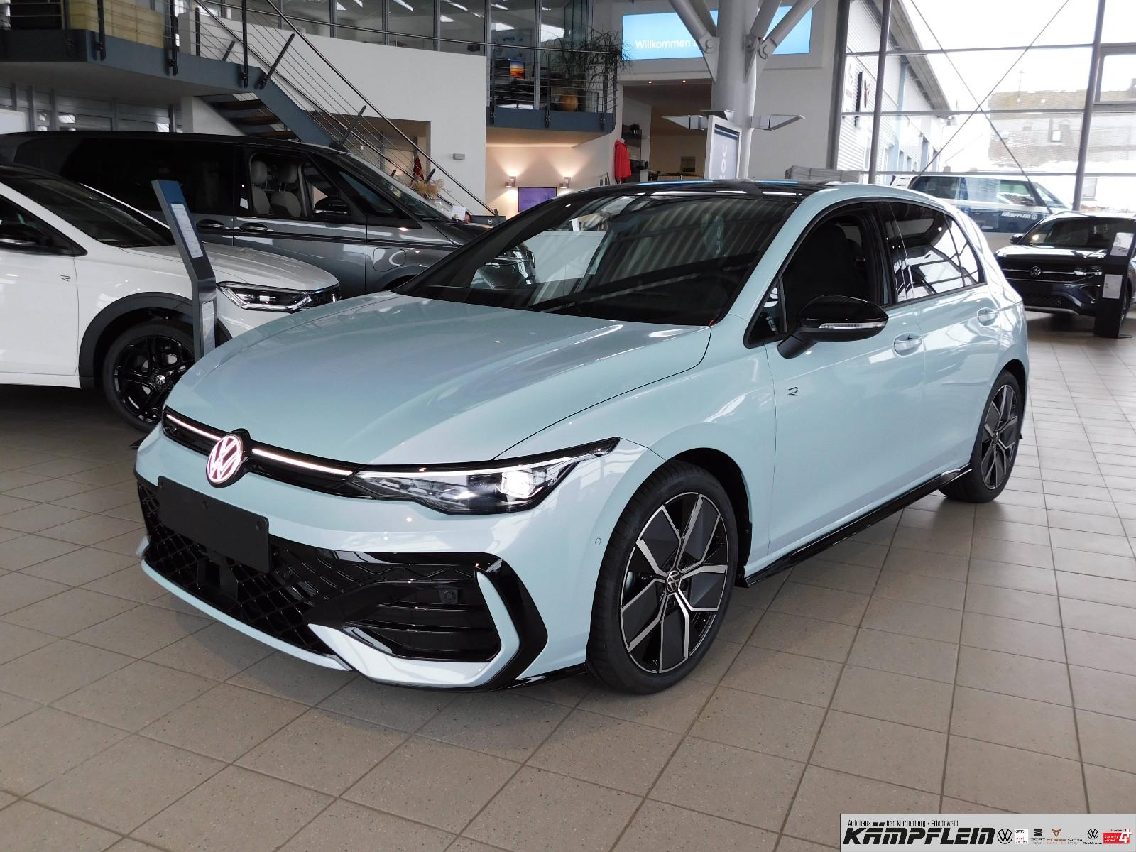 Volkswagen Golf 1.5 eTSI R-Line BLACK AHK NAV MATRIX CAM