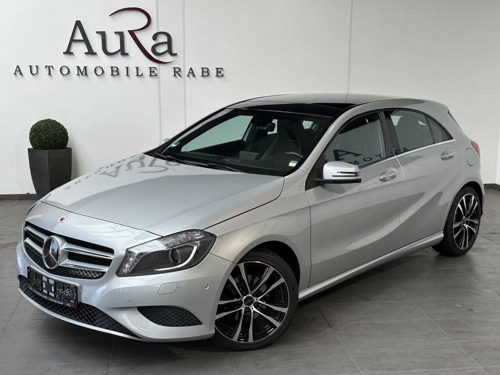 Fahrzeugabbildung Mercedes-Benz A 200 CDI Urban DCT NAV+XEN+SHZ+PANO+TEMPOMAT