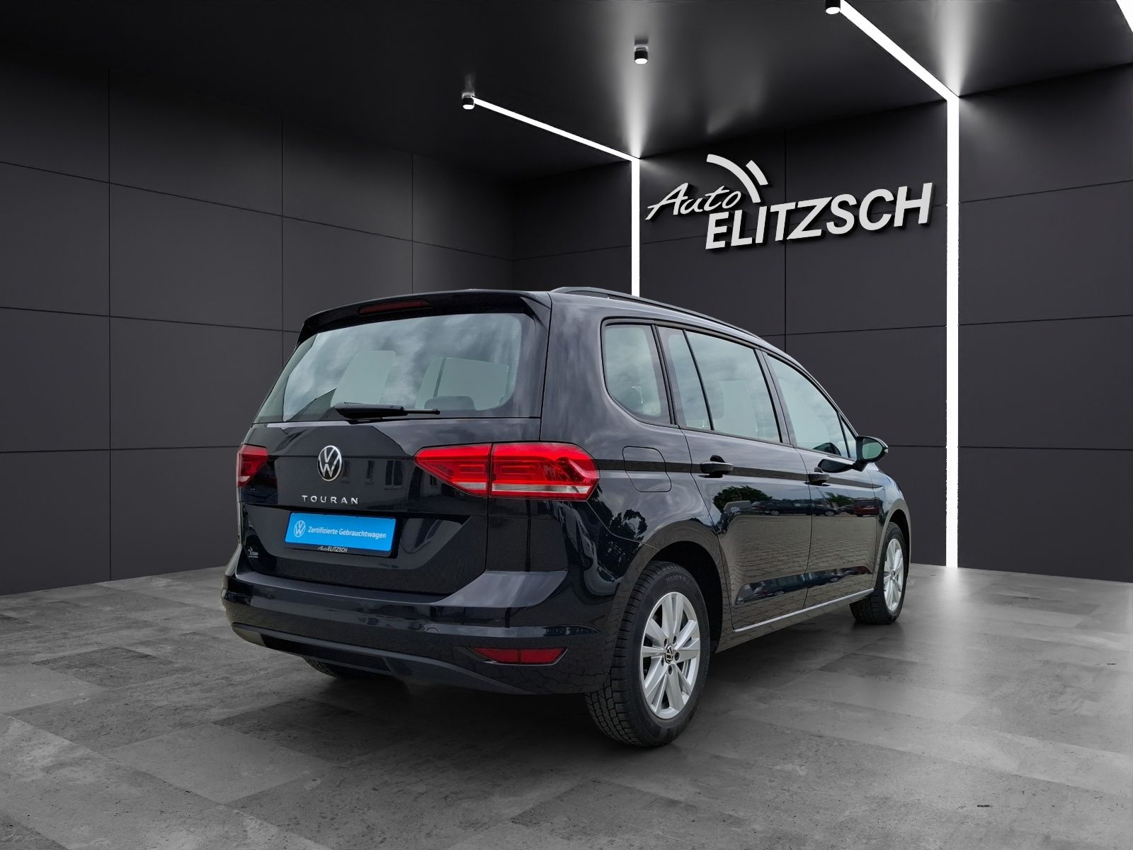 Fahrzeugabbildung Volkswagen Touran TSI Comfortline 7-Si Navi AID ACC PDC SH