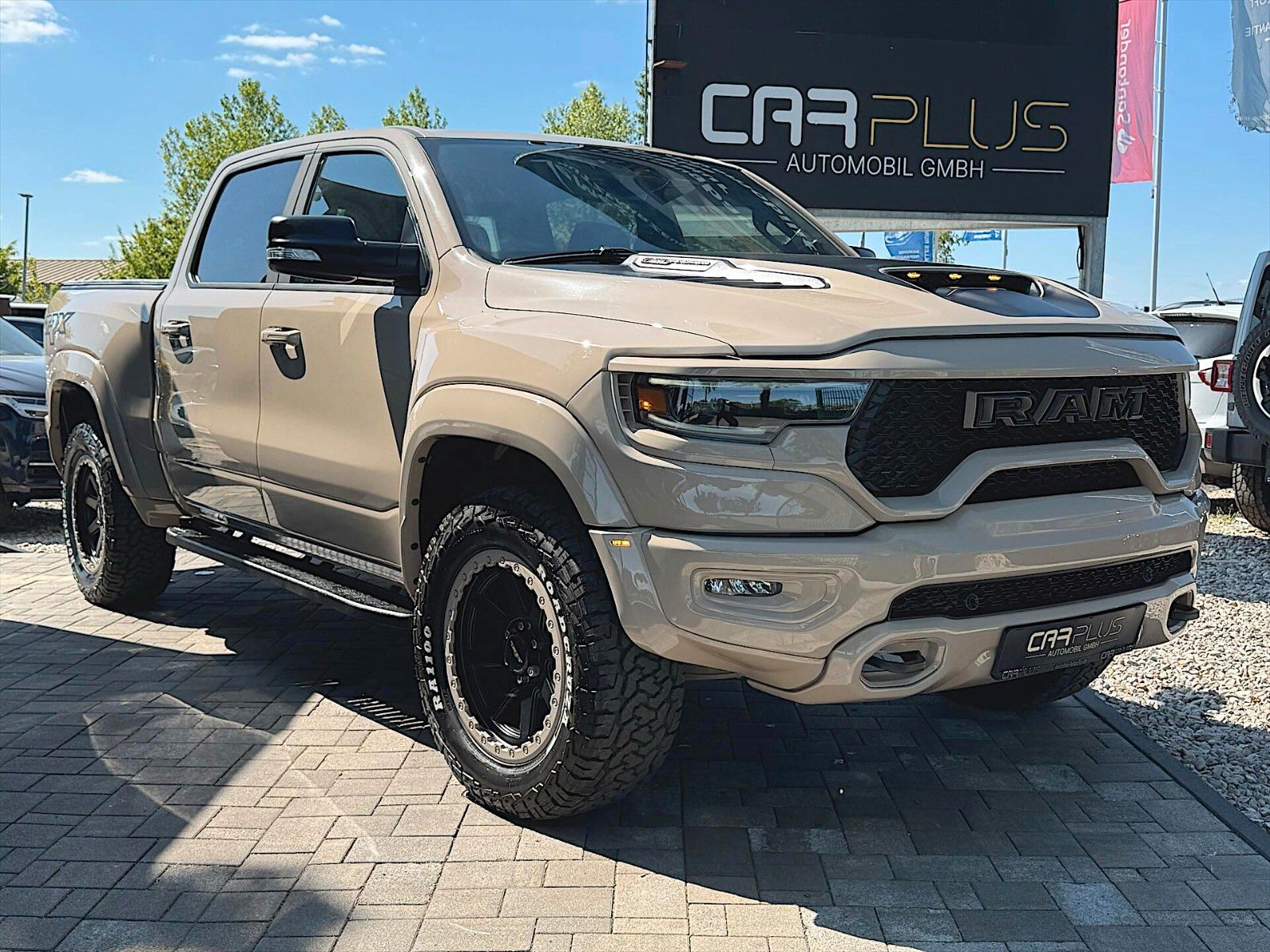 Fahrzeugabbildung Dodge RAM 5.7 V8 HEMI TRX Style OFFROAD 4x4 12Zoll LED