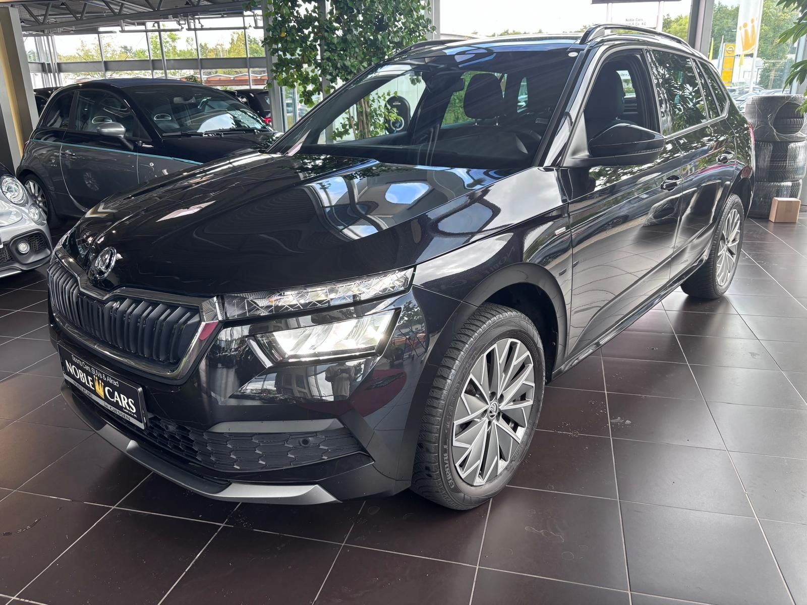 Fahrzeugabbildung SKODA Kamiq 1.5 TSI Clever  NAVI PANO KAMERA