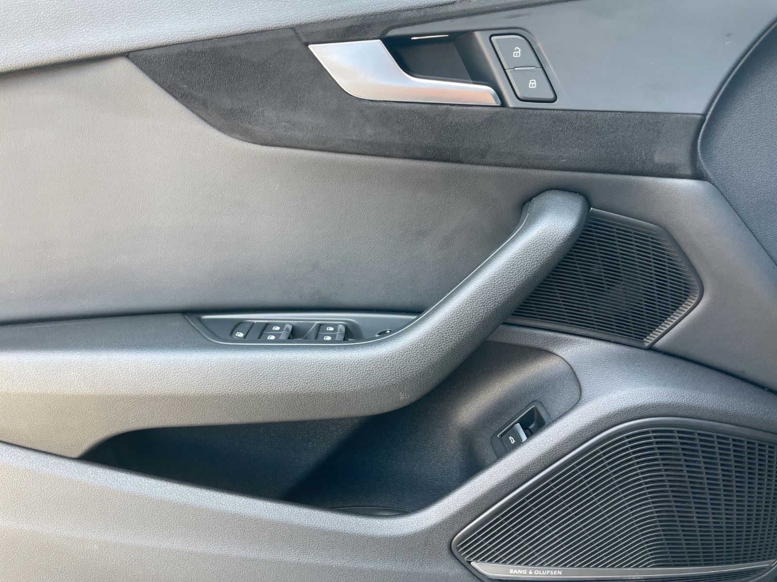 Fahrzeugabbildung Audi A4 Avant Quattro 3.0 TDI *3x S-Line*Pano*B&O*