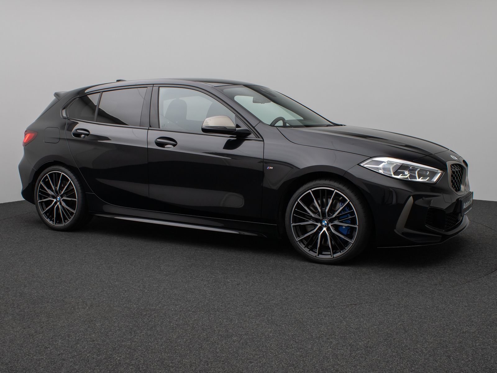 Fahrzeugabbildung BMW M135i xD HUD DAB H/K Komfort 19" Lenkradheizung