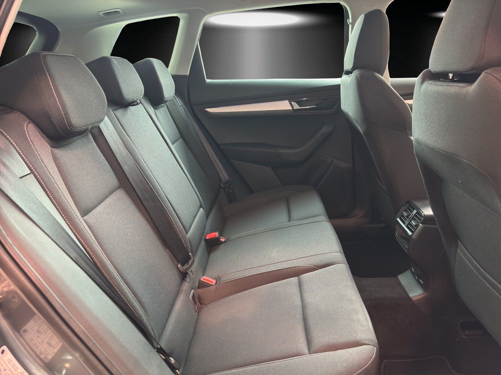 Fahrzeugabbildung SKODA Karoq Tour 1,5 TSI 110 kW DSG